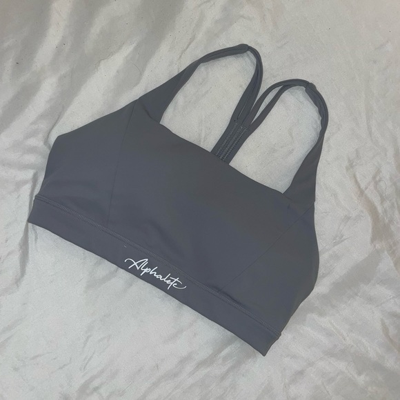 Alphalete kinetic sports bra in grey - Picture 4 of 16